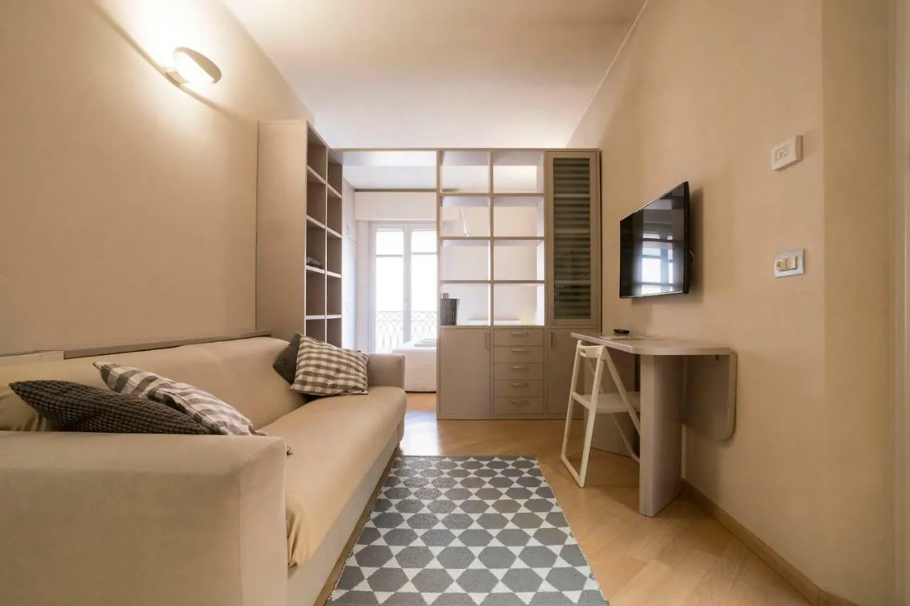Bologna Elegance Apartment 0*,