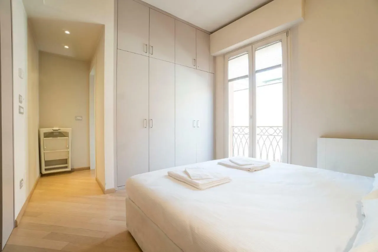 Bologna Elegance Apartment 0*,